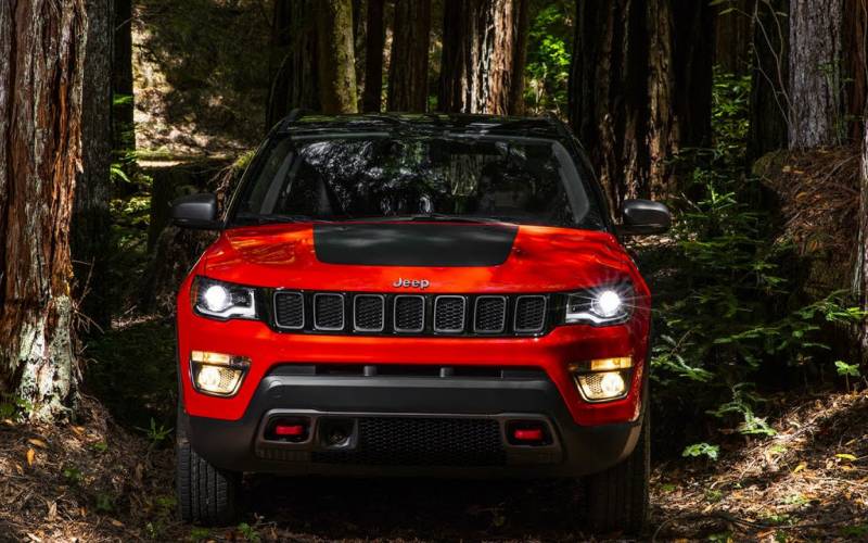 Comparison Buick Encore Premium 2015 vs Jeep Compass High